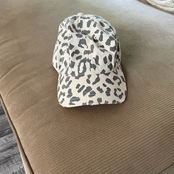 aerie Accessories - AERIE HAT